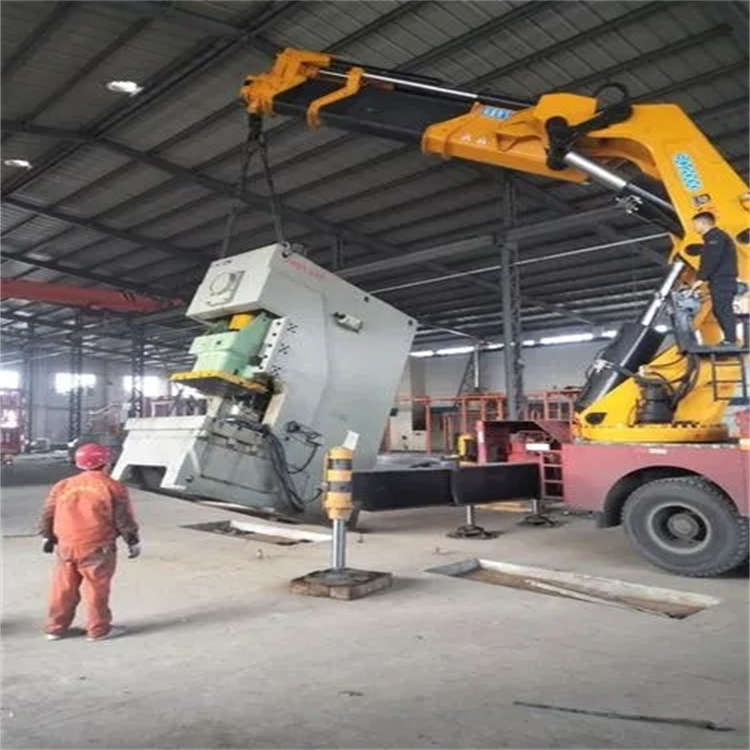 毕节80吨折臂吊车出租附近电话